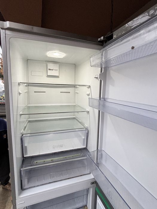 Combina frigorifica Beko inox defecta