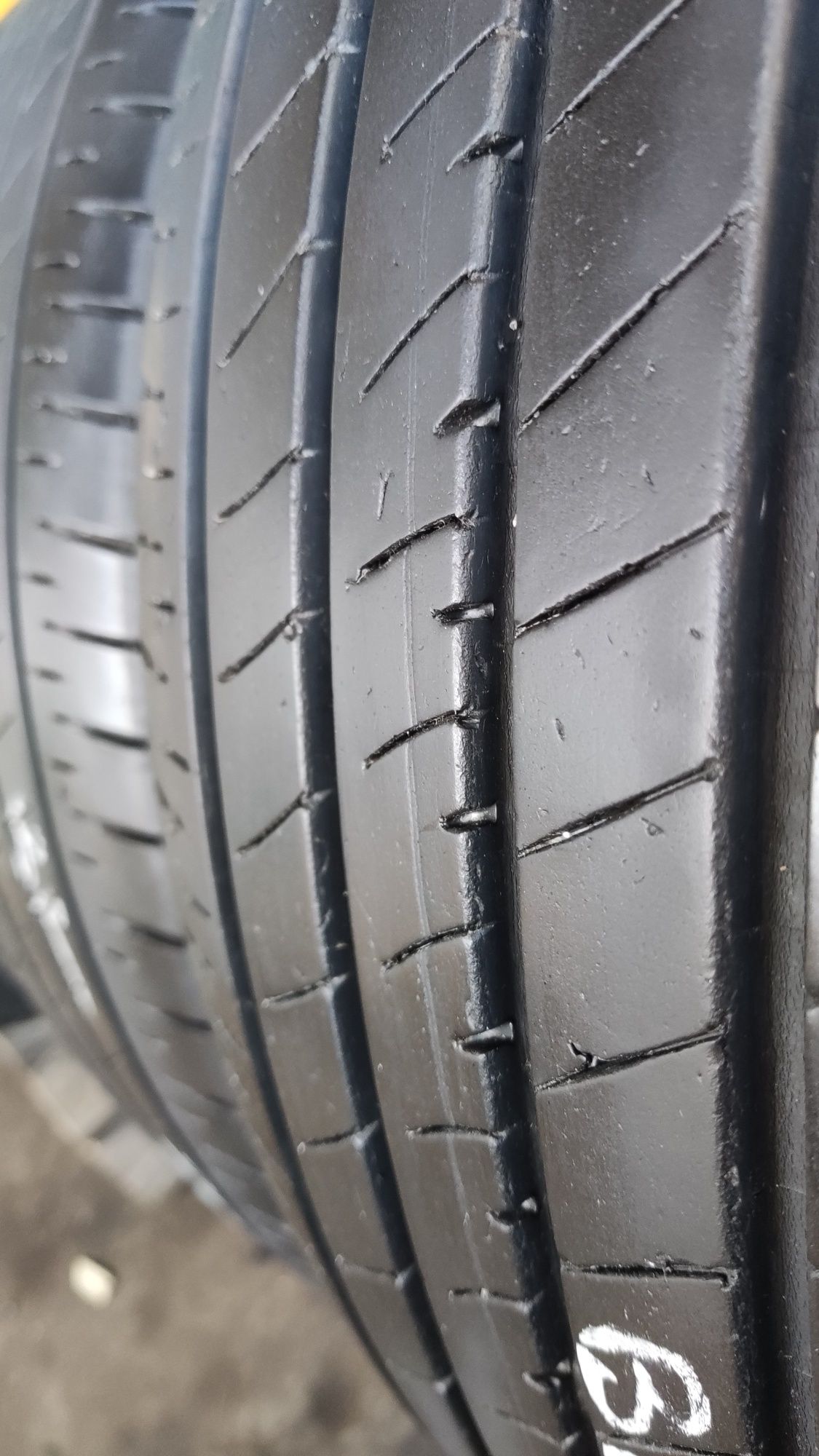 4бр летни гуми 215/60/17 Bridgestone Turanza T005A
dot0519
6.5-7mm гра