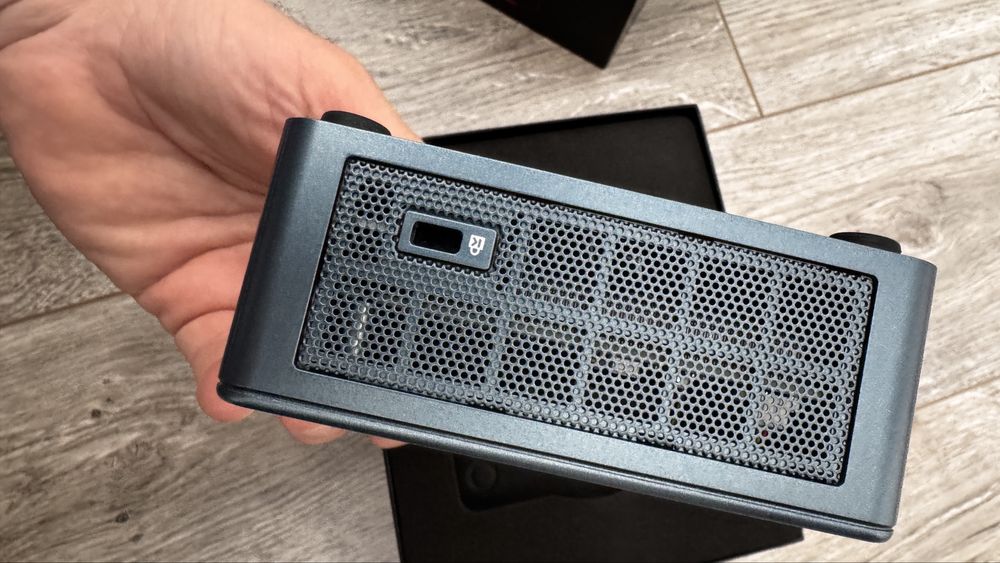 Mini PC marca GEEKOM, I7