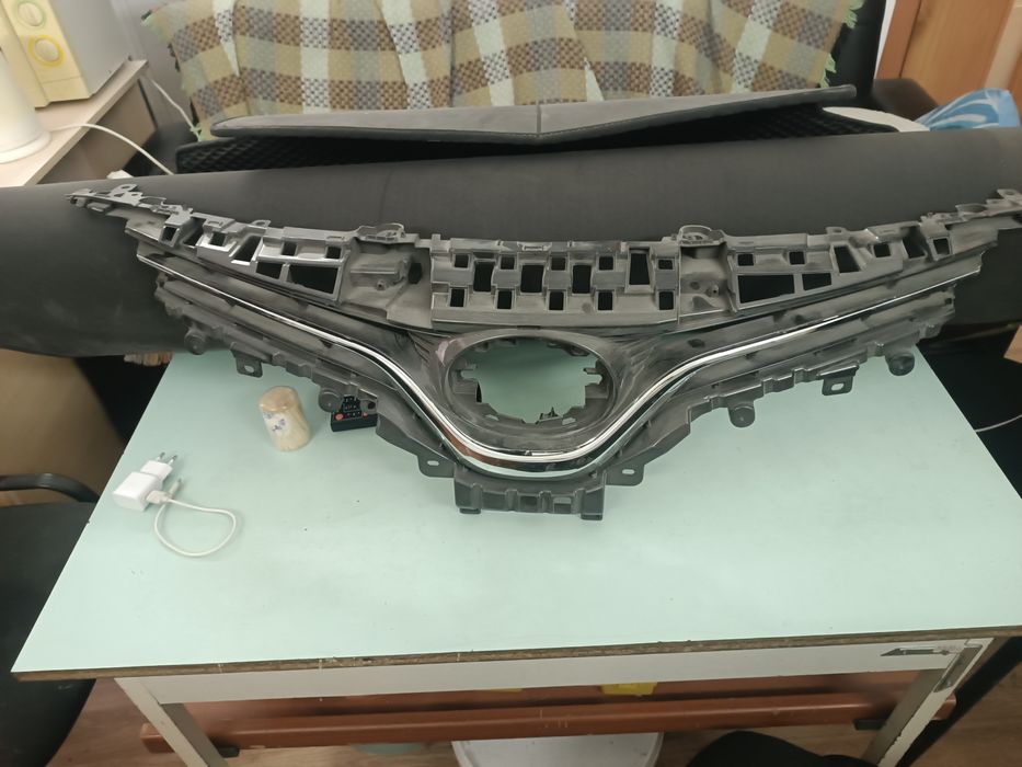 Продается решетка передняя тойота камри 70