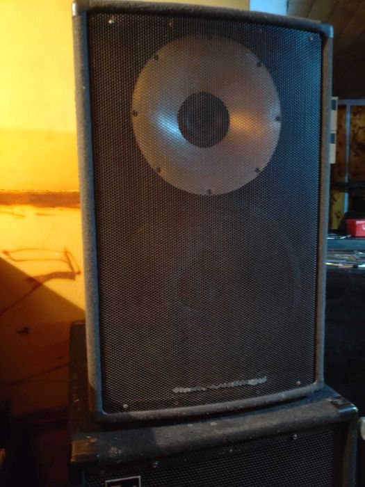 Boxe satelit  CerwinVega! V-152 cu dif. RCF