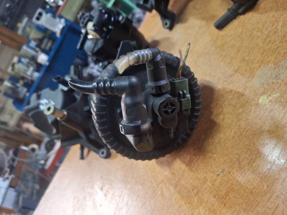 Carcasa filtru motorină  Ford Focus Fiesta Citroen Peugeot 1.4 1.6 2.0