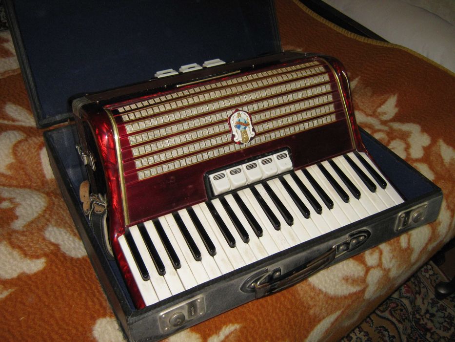 Аккордеон Weltmeister.