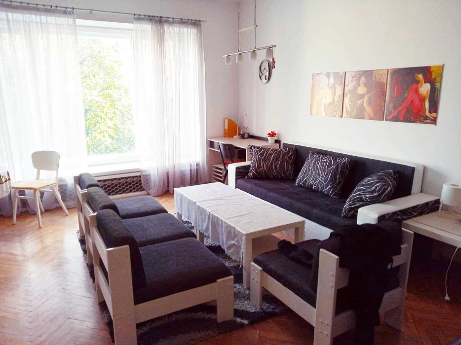 Отдавам под наем тристаен апартамент - съквартиранство