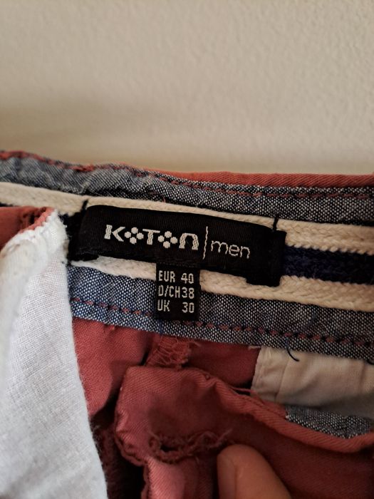 Pantaloni scurti obișnuiți accesibili