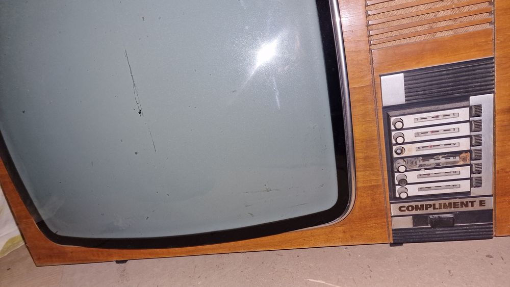 Televizor alb negru 1970 Compliment E