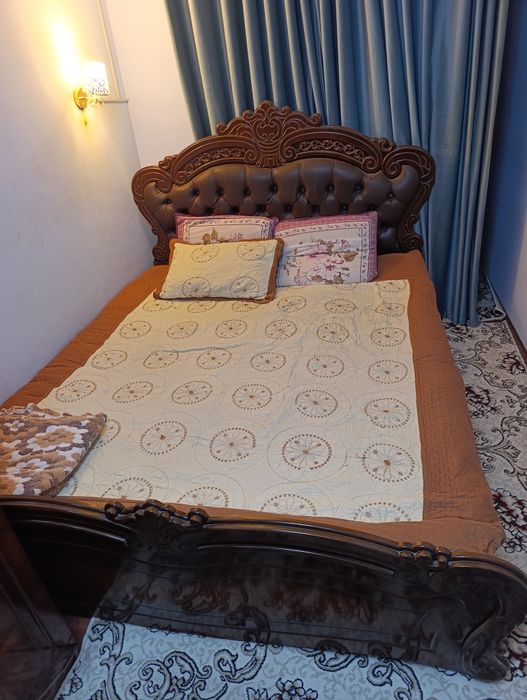 Spalniy garnitur sotiladi