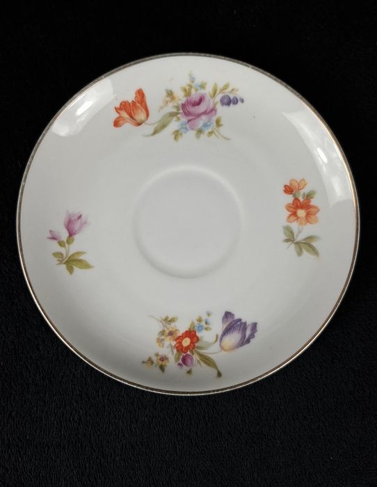 Сервиз Rosenthal - модел Balmoral, 30-те

Фин, тънък, лек и прозрачен