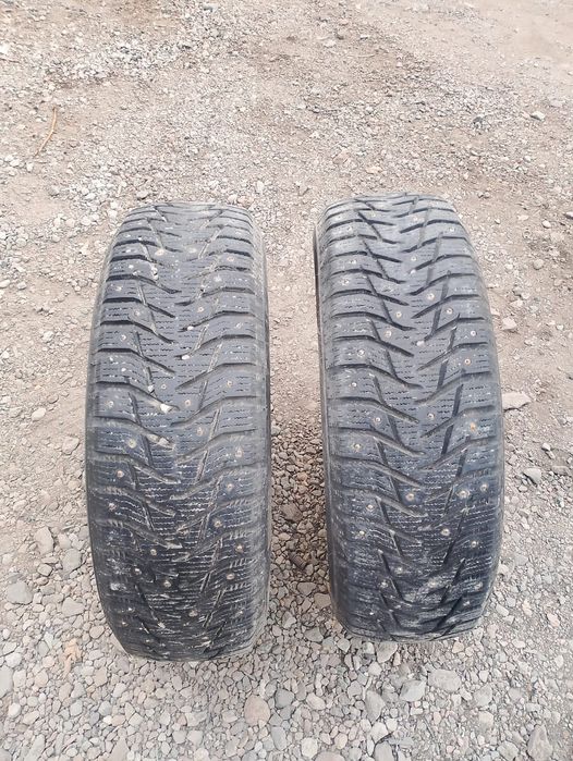 Продам зимние шины шиповонные комплект 4 шт