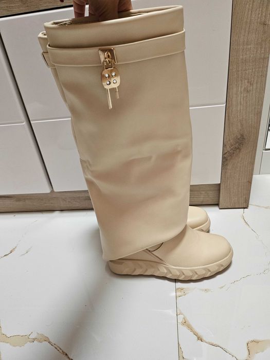 Ботуши от еко кожа