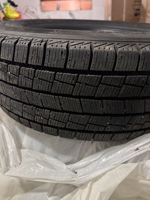 Зимняя резина 215/60 R17