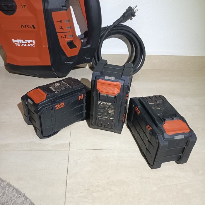 Acumulatori Hilti 12 ah !