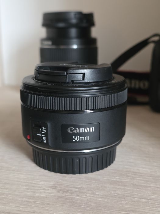 Canon EOS 2000D + аксесоари