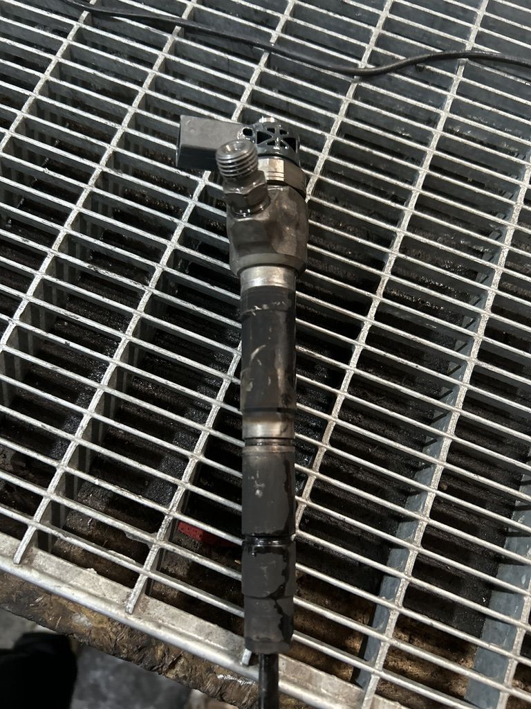 Injector AUDI Q5 2.0 TDI 2008 - 2012 143CP CJCA Euro5 (1204) 0445110369
