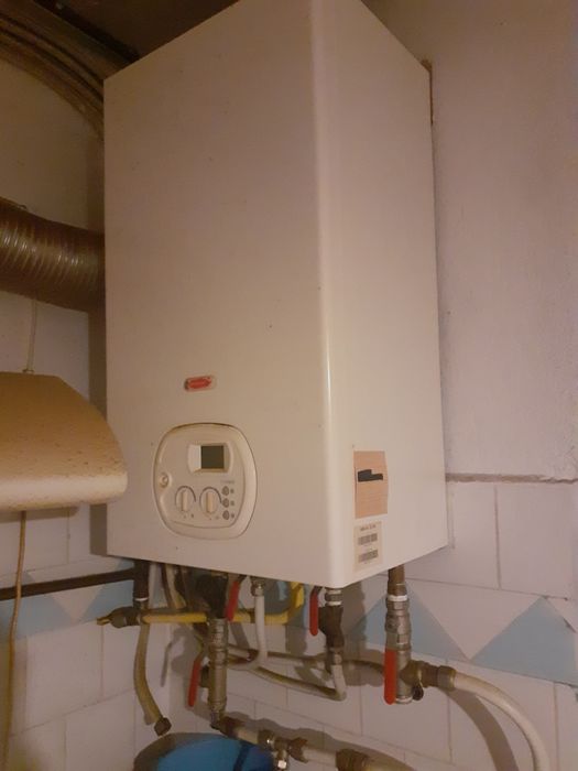 Продавам газов котел