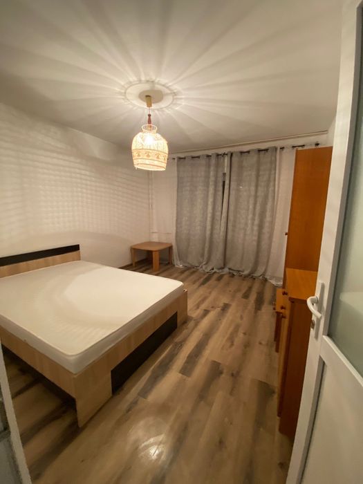 Închiriez apartament cu o cameră, zona liceelor