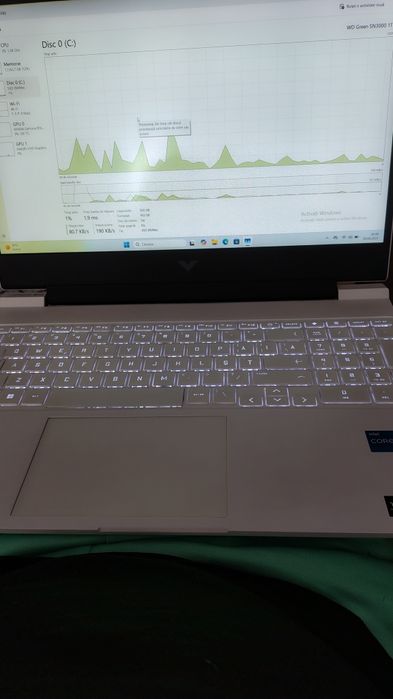 Vând laptop victus