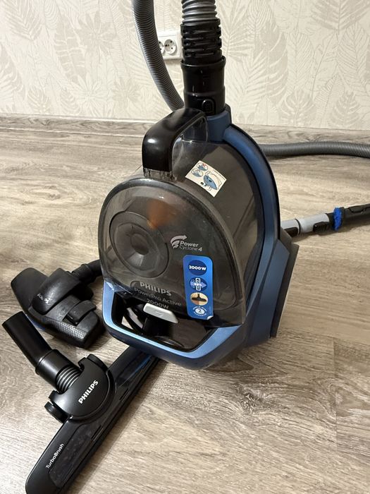 Пылесос Philips PowerPro Activ 2000w