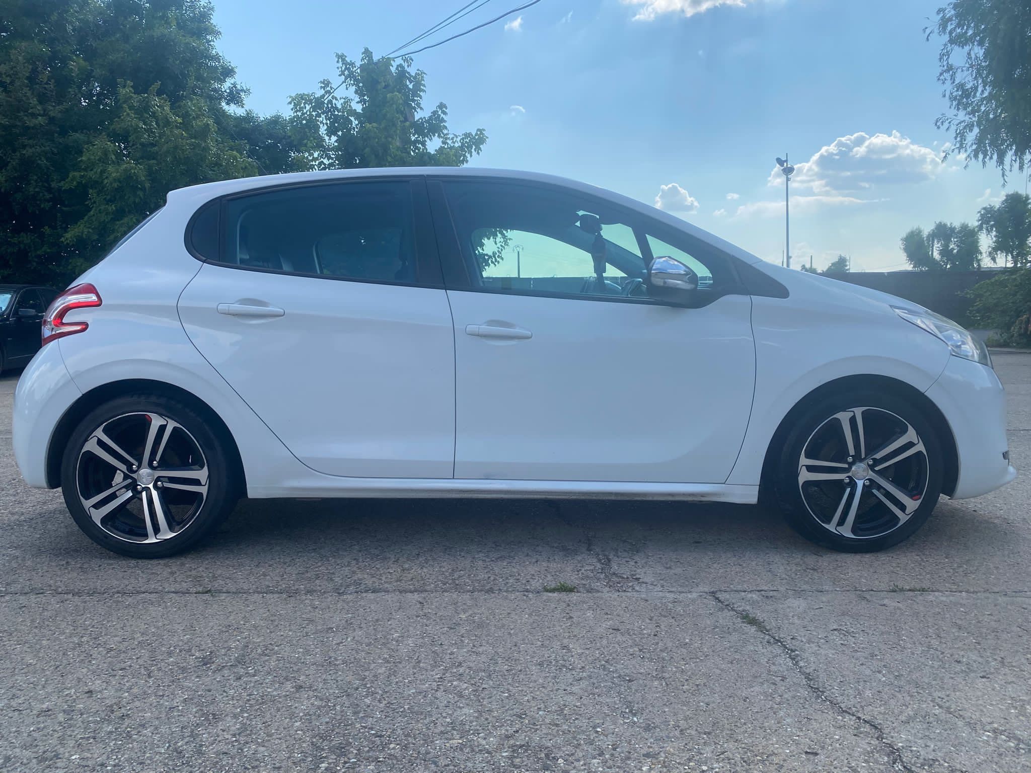 peugeot 208 1400 diesel 2012