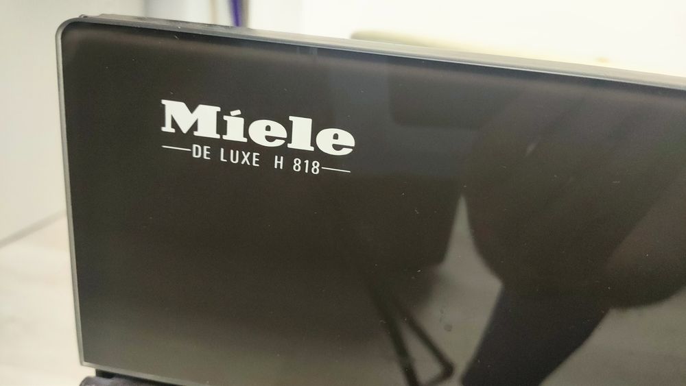 Vand cuptor electric MIELE