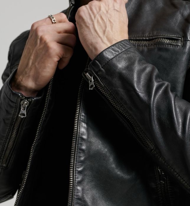 Продам куртку SUPERDRY