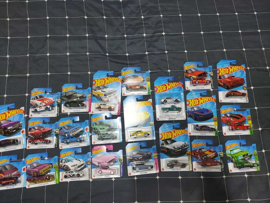Машинки Hot Wheels