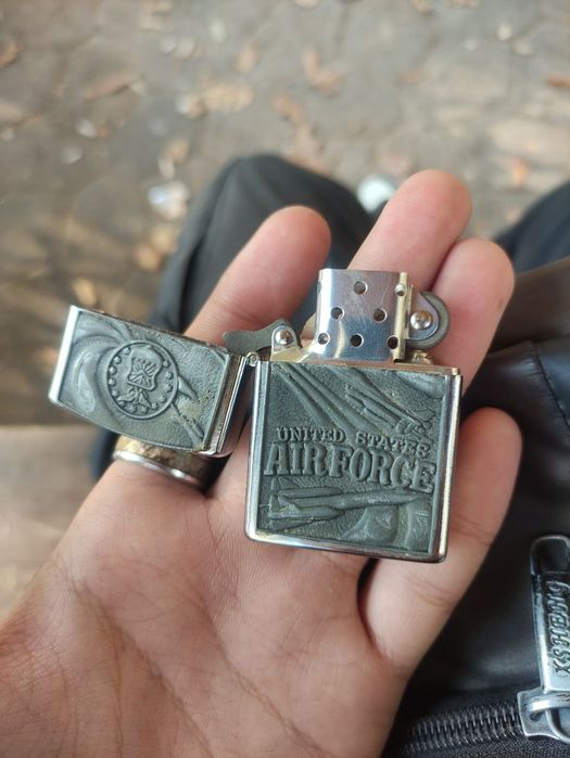 Зажигалка ZIPPO в отличном состояние