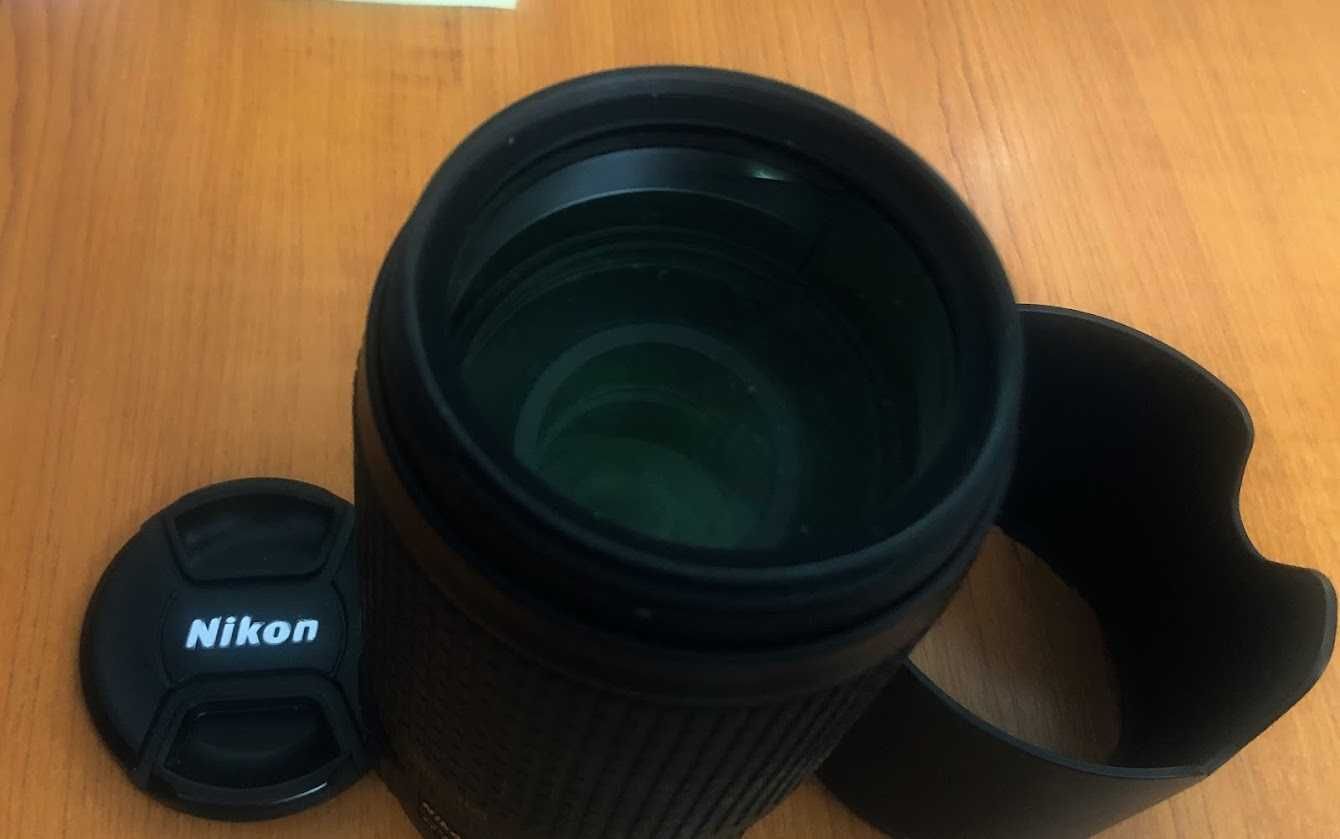 Nikon ED AF-S Nikkor 70-300 mm f/4.5-5.6 G