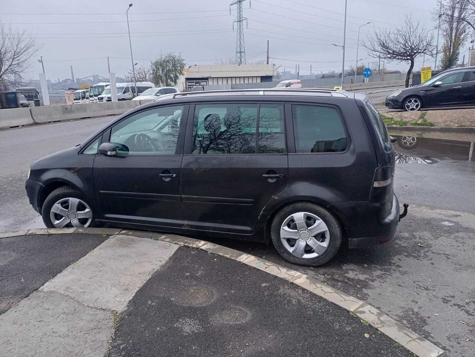 Volkswagen Touran 2.0 TDI (136 CP) 2004, 7 locuri