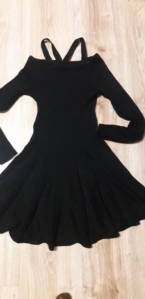 Черна пролетна рокличка
