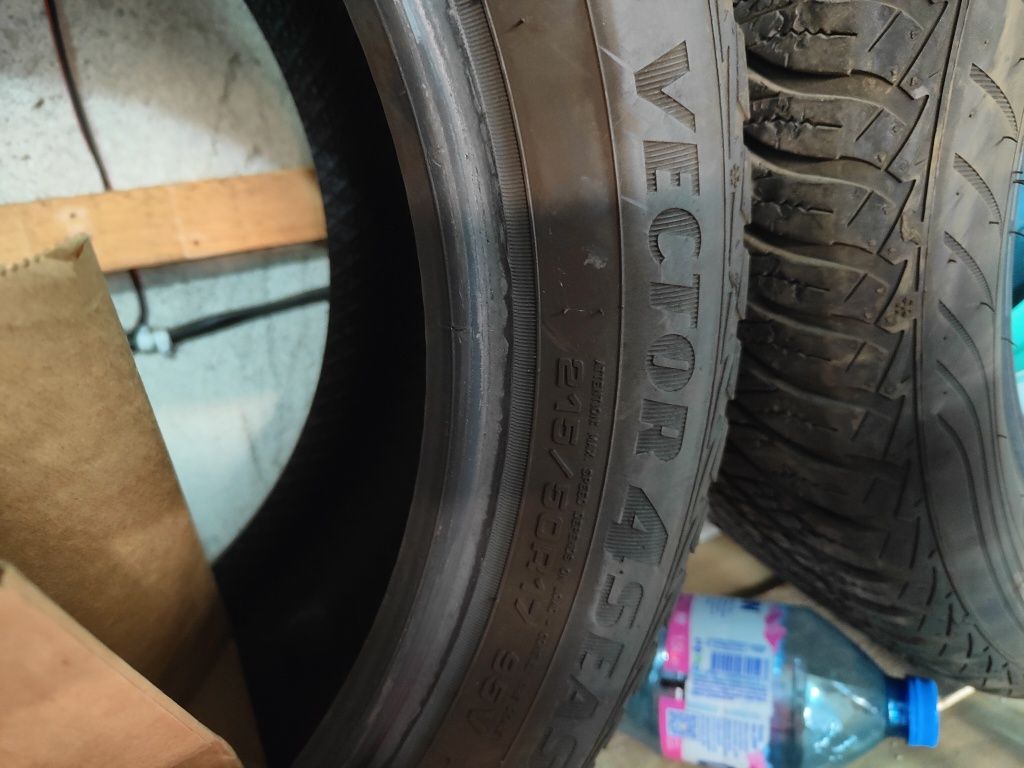 4 бр. всесезонни гуми Goodyear Vector 4S 215/50  R17