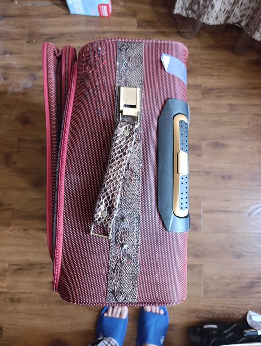 Продам чемодан для багажа . Подойдёт для перевозки вещей б/у