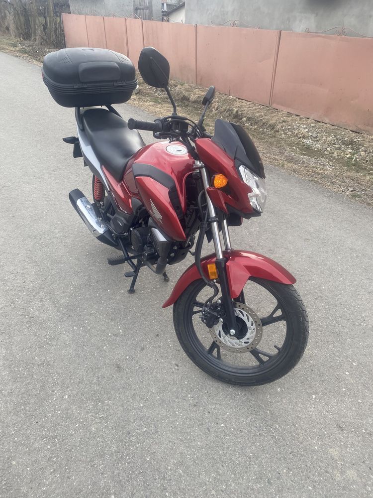 Honda CB 125 F, an 2022 , unic proprietar , km 2500 , in garantie