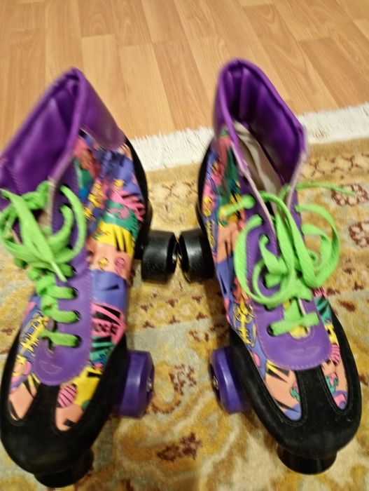 Se vinde o pereche de Role 4 roti model jocks