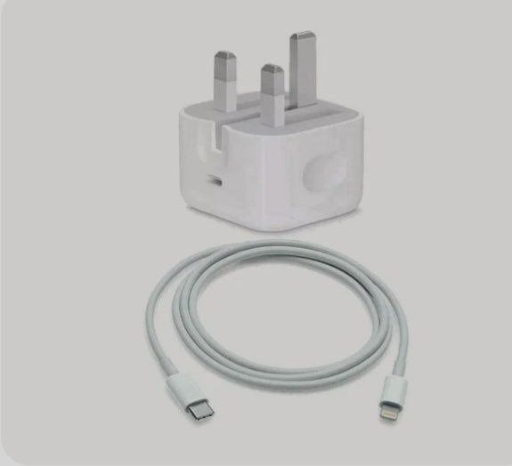 Ayfon zaryadchik sotiladi