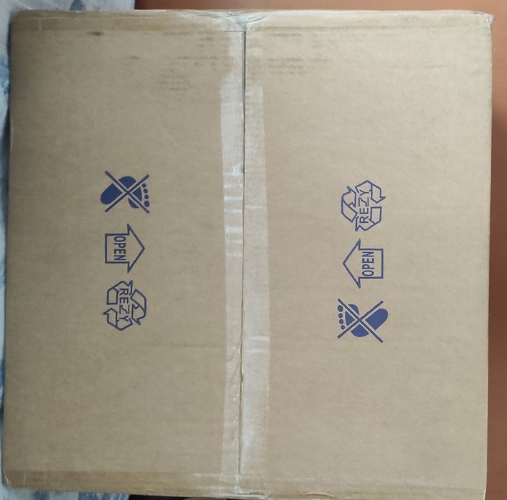 Продаётся новые  hi tech люстры