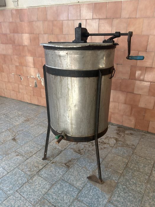 Центрофуга за Мед