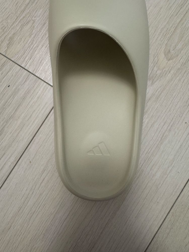 Yeezy slide marimea 43