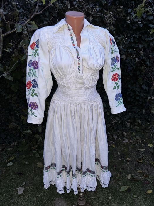 Costum Popular superb