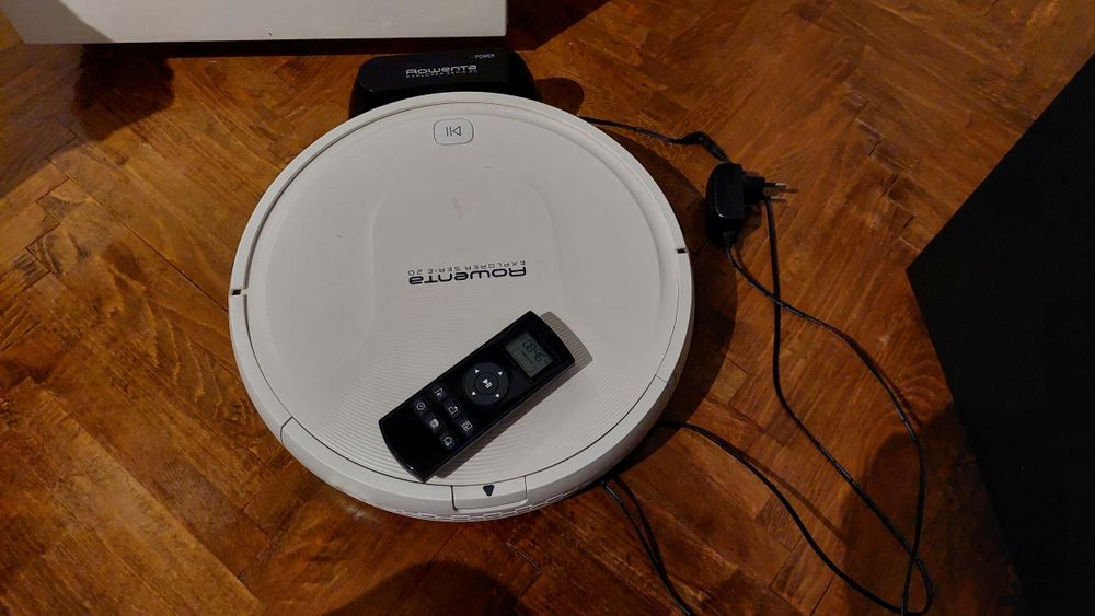 Robot aspirator Rowenta explorer serie 20