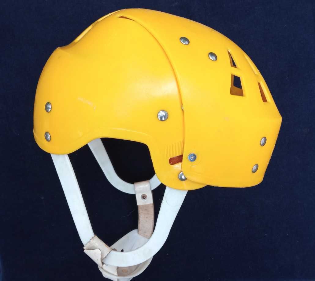 Хоккейный шлем "Salvo". Сделано в СССР