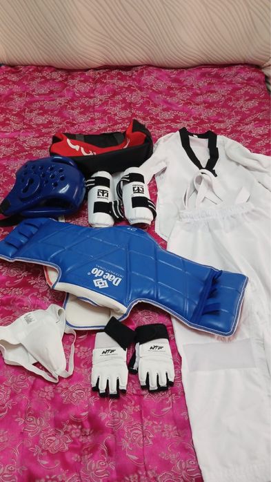 форма для тайквандо одевали пару раз совсем новая