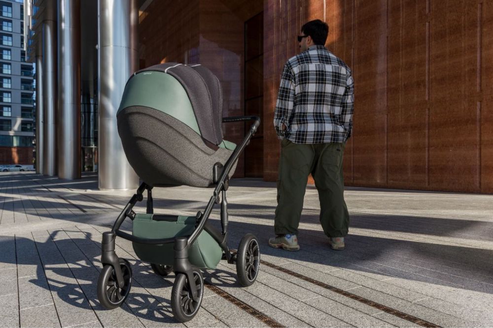 Коляска 2в1 фирмы ANEX модель m/type Pro цвет Casual Green