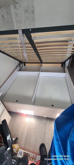 Pat dormitor tapițat ,cu spatiu de depozitare