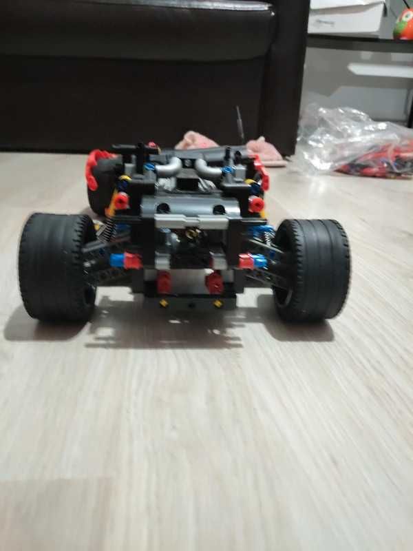 LEGO Technic Ferrari 488 GTE “AF Corse #51”