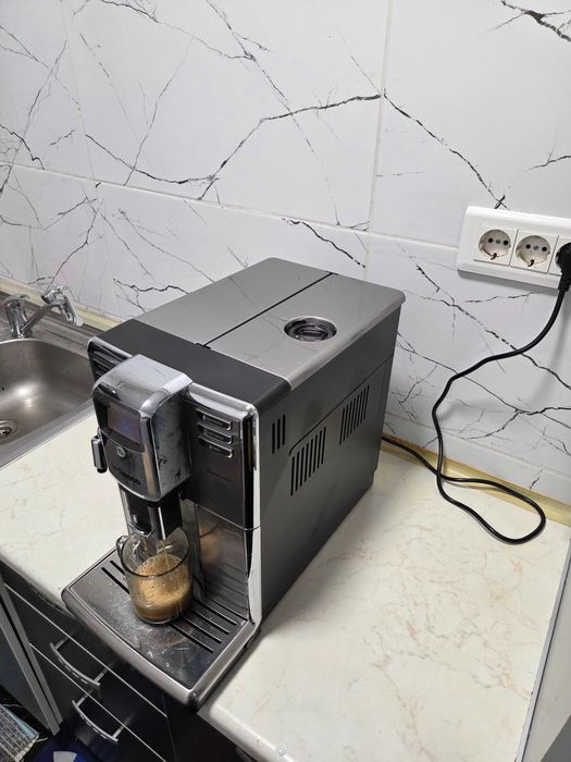 Espressor Automat Saeco Incanto HD8914 Aparat cu Cafea Boabe