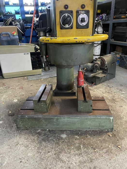 Машина за шлайфане на глави и блокове