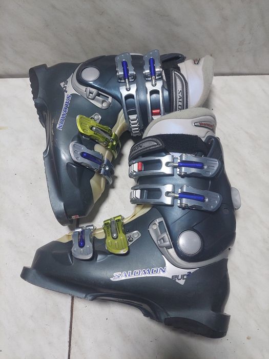 Clapari ski schi Salomon mondo 24 corespunde mărimii 37