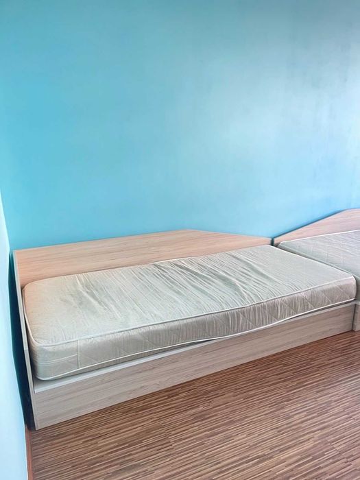 Единични легла с матрак