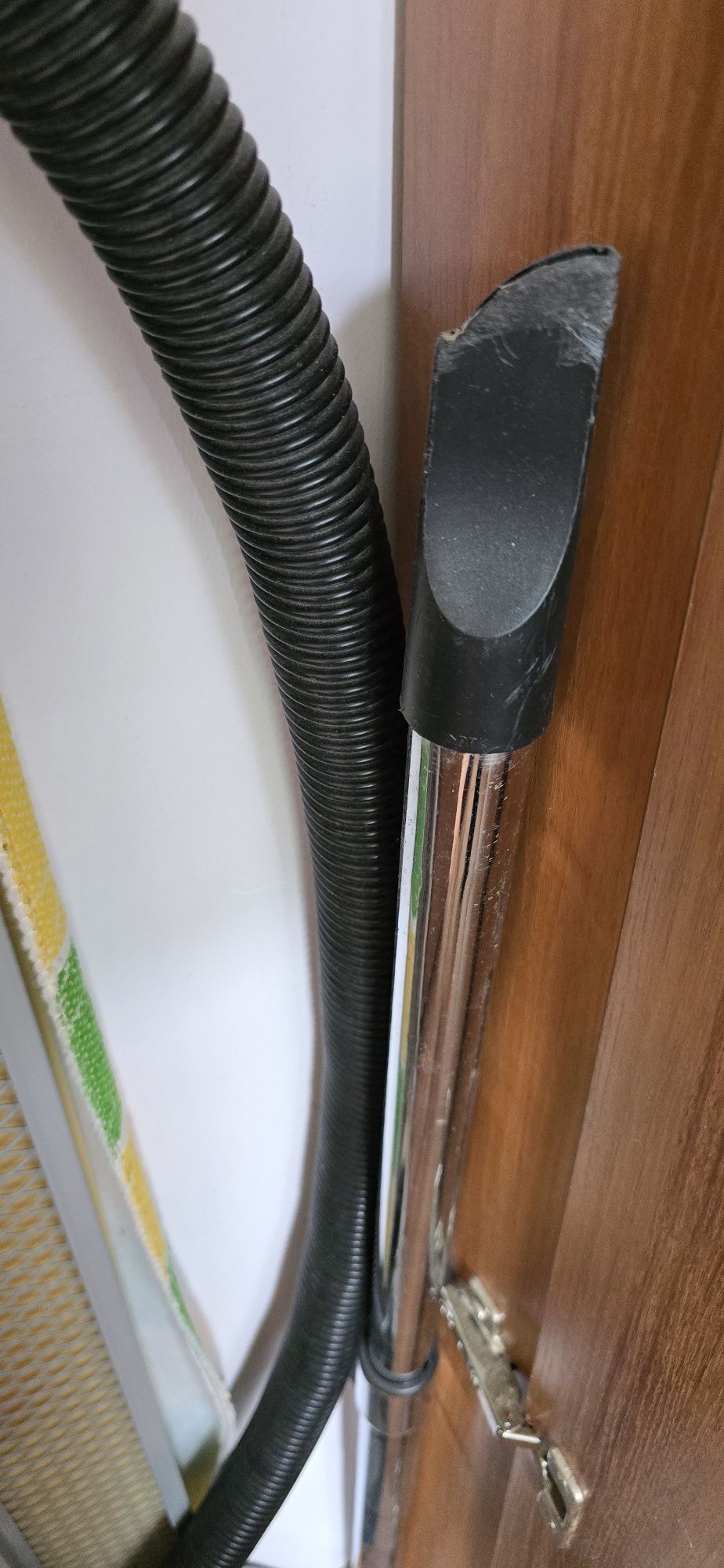 Прахосмукачка  ВЕКО 200 w МОДЕЛ  BKS 9220 T